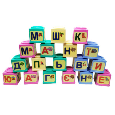 Навчальні кубики з літерами